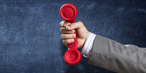 Contattaci per telefono